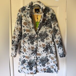 Sam Edelman chic floral outer coat. Stunning detail. NWT. Excellent condition.